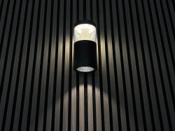 LED-seinävalaisin BOLE -molemmat valaisimet päällä.